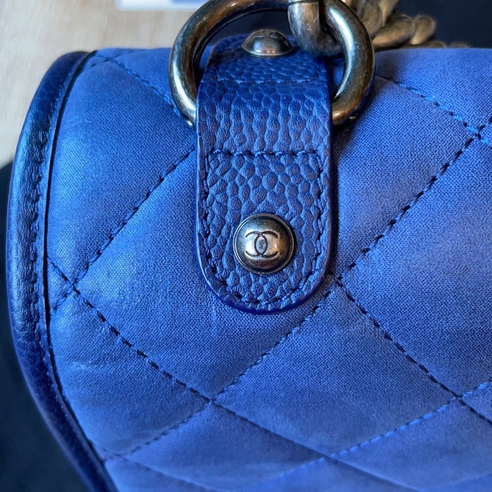 CHANEL 🔥✨Rare✨ Daily Carry Messenger Bag Quilted - Picture 11 of 17